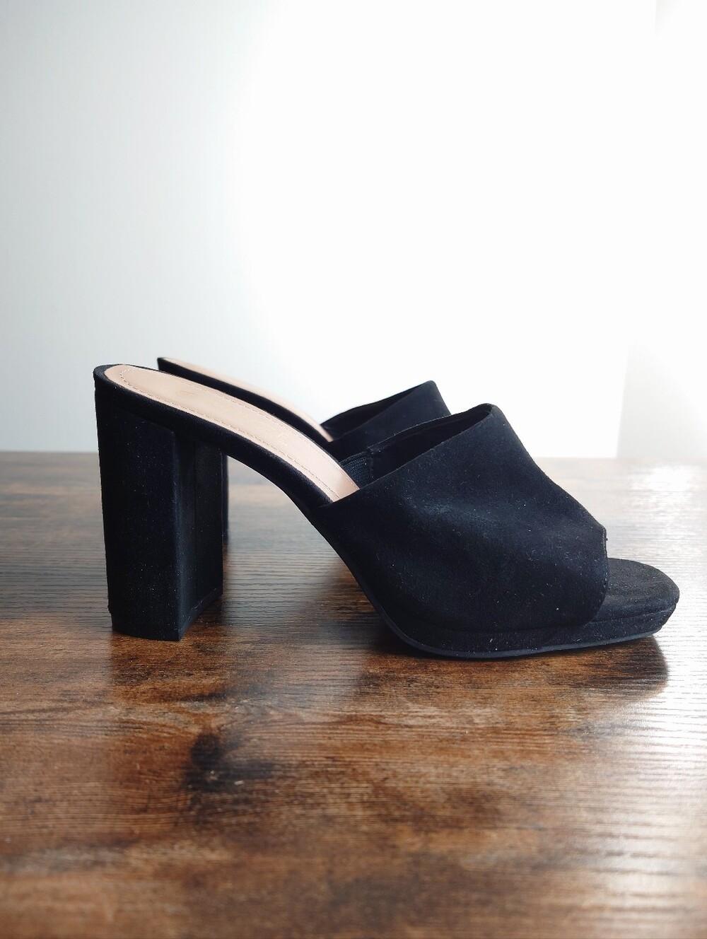 Black Minimalist Mule Heels Womens Size 9